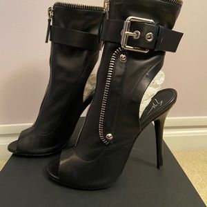 Giuseppe Zanotti Kendra Buckled Ankle Boots/Heels